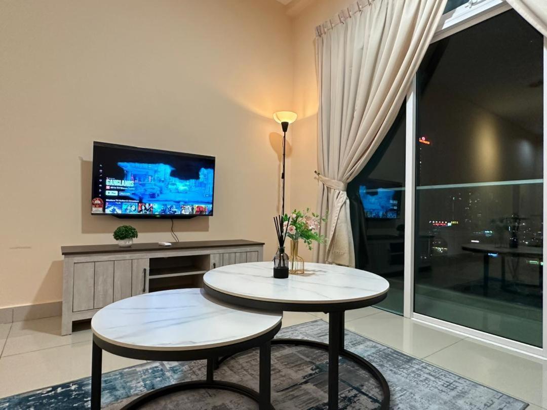 Apartment Twin Galaxy View 2 Bedroom With Balcony *