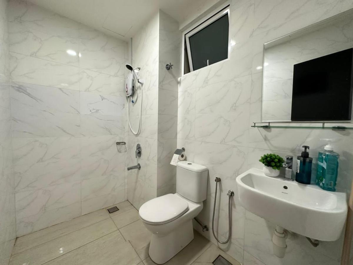 Apartment Twin Galaxy View 2 Bedroom With Balcony *