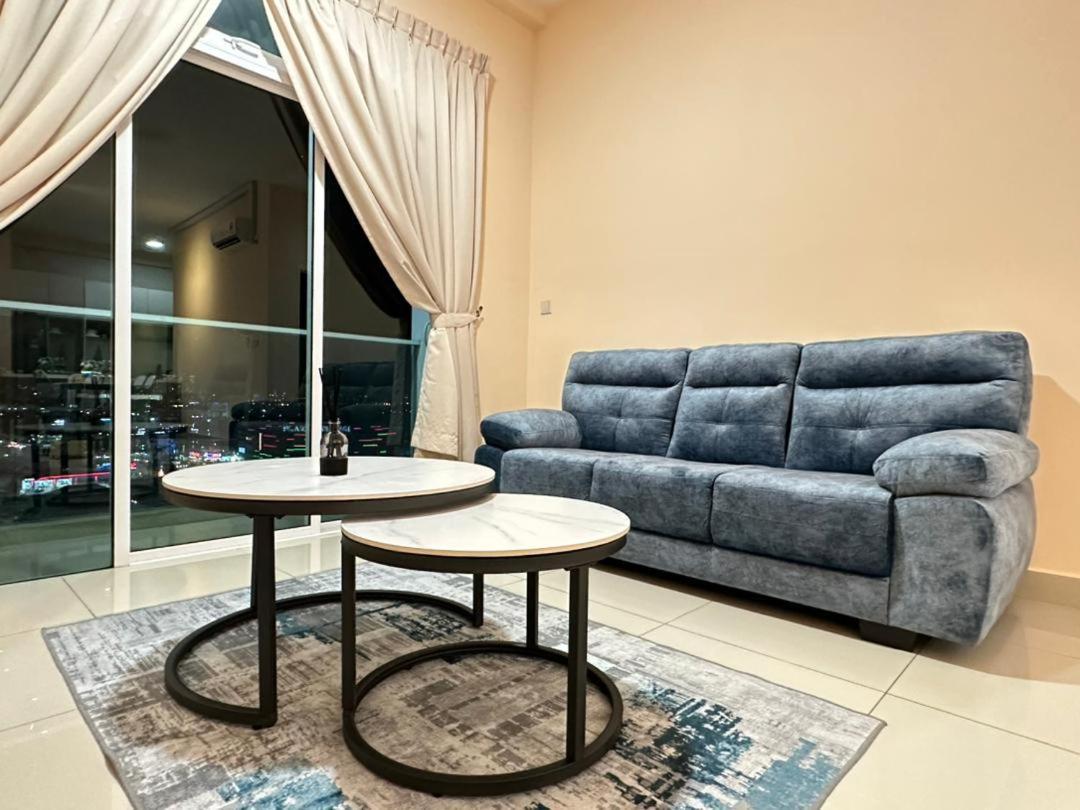 Apartment Twin Galaxy View 2 Bedroom With Balcony *